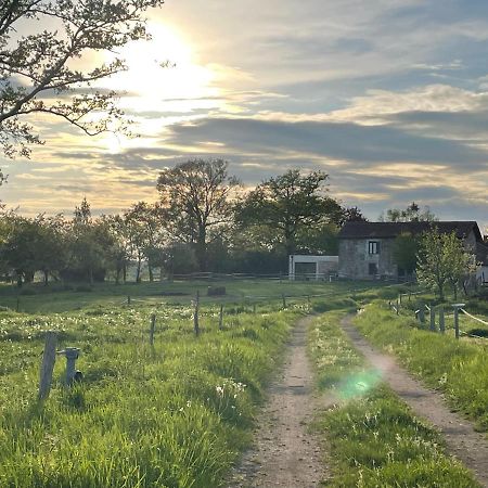 Gite A La Campagne Au Bord D'Un Lac 8 Personnes Saint-Quentin-sur-Charente Zewnętrze zdjęcie